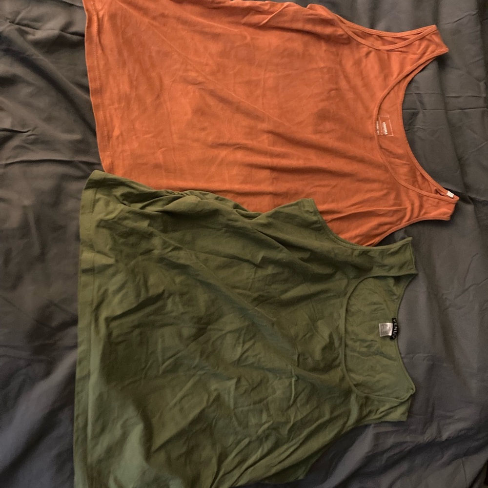 Set of two women’s tank tops